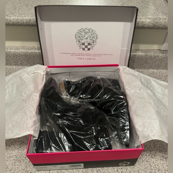 Vince Camuto Granda Black Zipper Closure Pointed Eye Ankle Boot size 11 NEW - Picture 14 of 14